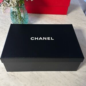 ♠️⚪️CHANEL SHOE BOX SLINGBACKS♠️⚪️12x8x 1/2x4.♠️⚪️♠️⚪️♠️⚪️♠️